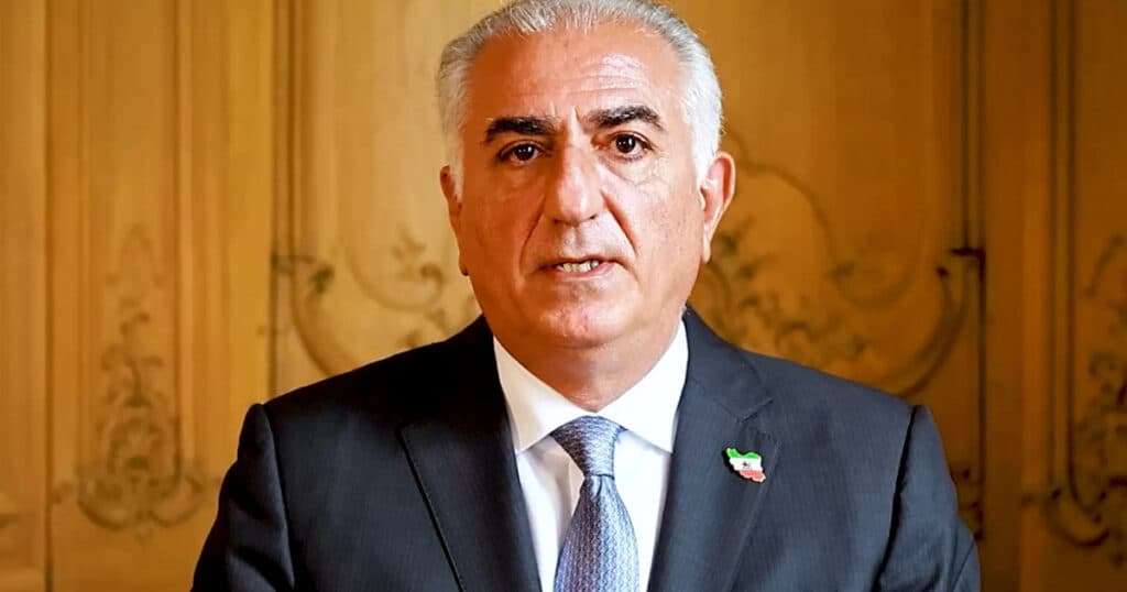 „Liderul nostru se ascunde într-un buncăr precum un șobolan”. Prințul moștenitor al Iranului solicită răsturnarea regimului ayatolahilor.