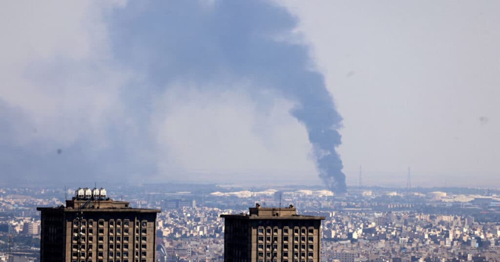 Războiul Israel – Iran, ziua a șaptea: explozii puternice la Tel Aviv și Ierusalim. Un spital a fost atacat cu rachete.