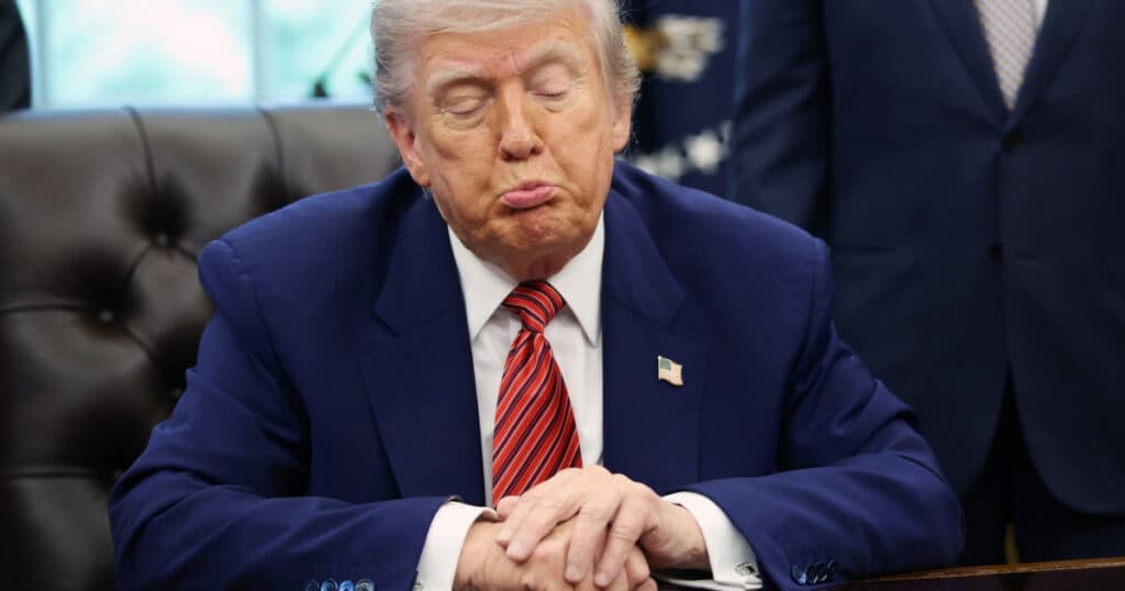 Măsurile adoptate de Donald Trump au dus la o scădere de 0,5% a PIB-ului SUA în primul trimestru din 2025, reprezentând primul declin în ultimele trei ani.