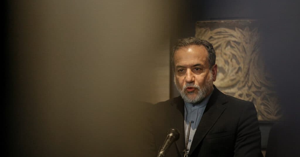 Miniștrii europeni vor discuta vineri la Geneva cu Iranul despre problemele nucleare, conform unei surse Reuters.
