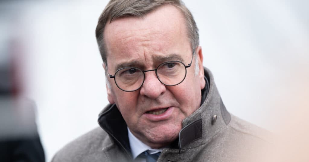 Ministrul german al apărării: Moscova nu manifestă în prezent niciun interes pentru o soluție pașnică a conflictului.