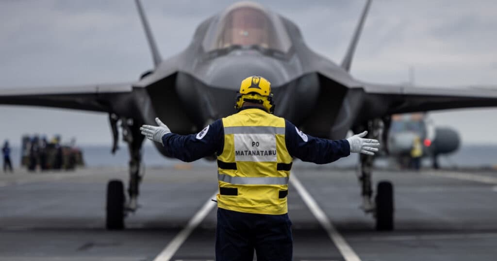 NATO ar putea determina Marea Britanie să crească cheltuielile de apărare la 3,5% din PIB pentru a-l calma pe Donald Trump (surse)