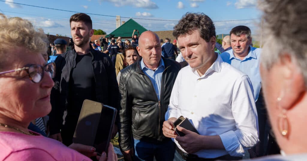 Nicușor Dan: Incidentul de la Salina Praid subliniază cât de expuse sunt comunitățile în fața fenomenelor naturale extreme.