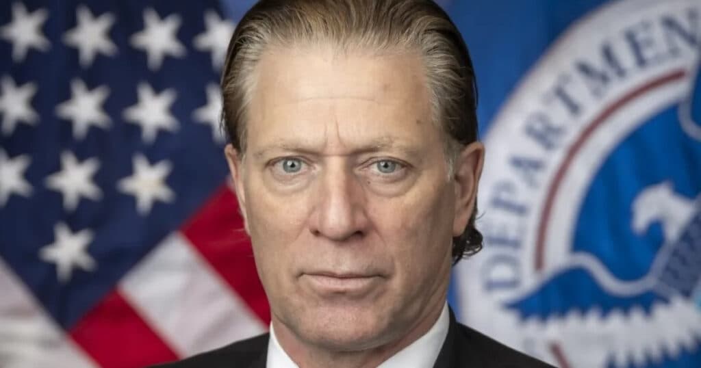 Noua conducere a Agenției americane pentru dezastre nu este conștientă că SUA are un sezon al uraganelor. Reacția angajaților FEMA.