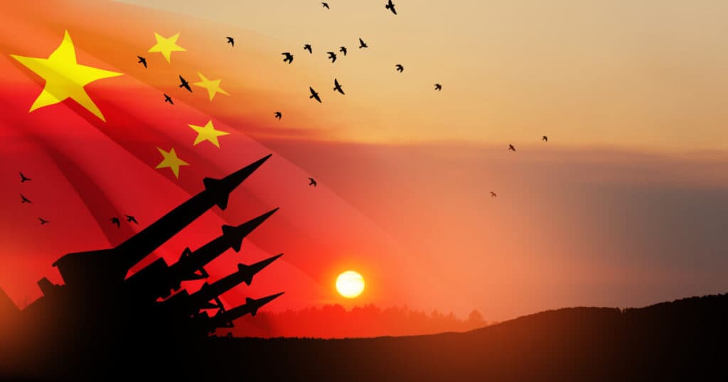 China își mărește numărul de focoase nucleare într-un ritm mai rapid decât alte puteri militare, conform unui studiu.