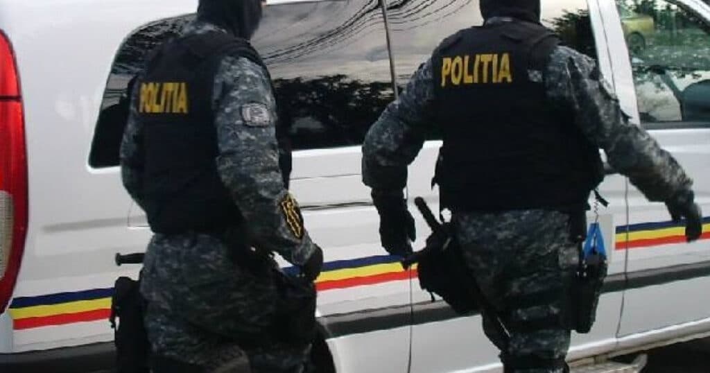 Percheziții la Inspectoratul de Control Rutier Timișoara. Un inspector a fost prins cu mită.