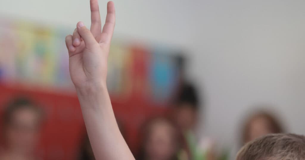 Peste 82% dintre români consideră necesară creșterea cheltuielilor pentru educație. În ce alte domenii ar trebui să investească statul (sondaj)