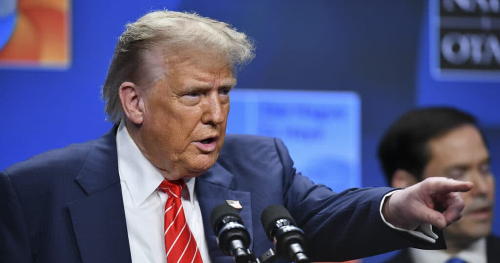 Planul bugetar al lui Donald Trump transferă resursele de la tineri către vârstnici și amplifică datoria publică, atenționează analiștii.