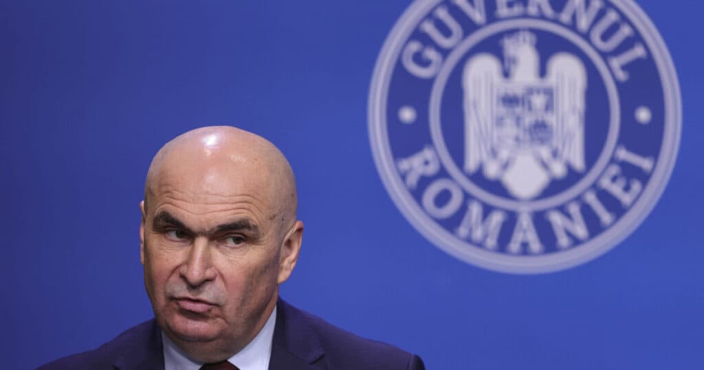 Politico abordează subiectul Guvernului Bolojan: România se confruntă cu riscul unor reacții publice adverse din cauza măsurilor de diminuare a deficitului.