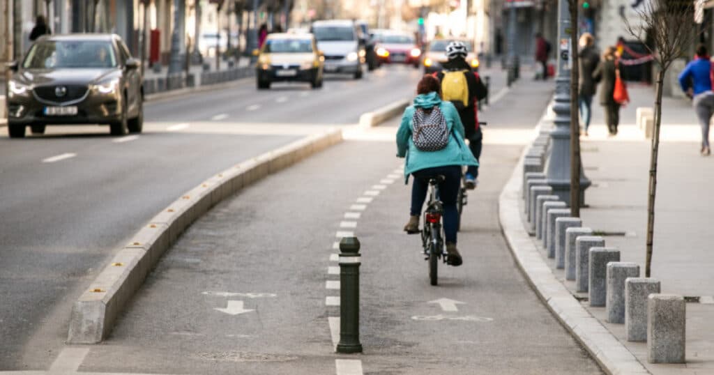 Primăria Capitalei intenționează să amenajeze peste 500 km de piste pentru biciclete până în 2035. Masterplanul Velo a fost trimis Consiliului General.