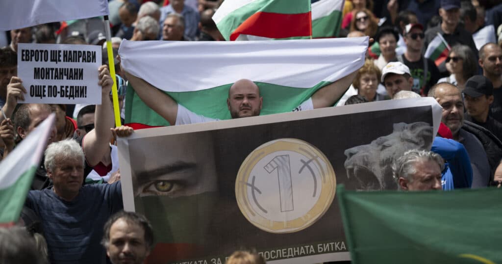 Proteste la Sofia împotriva adoptării monedei euro de către Bulgaria: „Viitorul aparține statelor suverane”