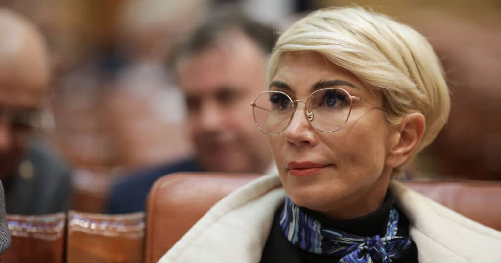 Raluca Turcan, la învestirea Guvernului Bolojan: „Este momentul să transformăm «nu se poate» într-o ruşine administrativă, nu într-o normă”