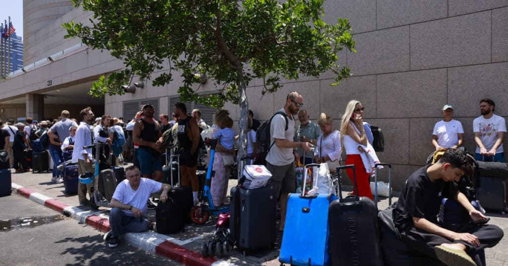 Repatriere din Israel: Grecia a realizat evacuarea în siguranță a peste 100 de cetățeni, printre care se numără români și americani.