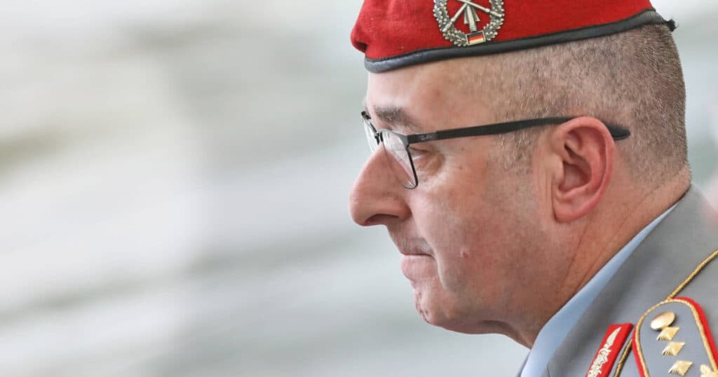 „Șeful armatei germane avertizează că Rusia ar putea ataca NATO în următorii 4 ani, în condițiile în care produce anual sute de tancuri.”