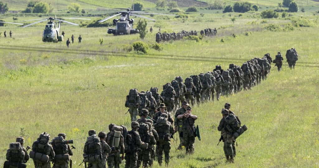Rusia: Întoarcerea trupelor NATO, în special americane, din Europa de Est ar fi „avantajoasă” pentru securitatea continentului.