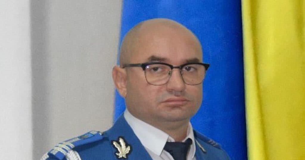 Șeful Jandarmeriei Brăila a fost reținut de DNA pentru acuzații privind afaceri de tip fast-food și utilizarea forței de muncă din Nepal.
