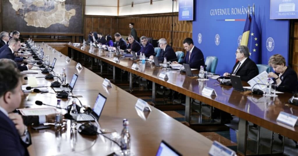 Sondaj INSCOP: Aproape 60% dintre români consideră că PNL ar trebui să fie inclus în viitorul Guvern. 55% susțin un Executiv cu PSD.