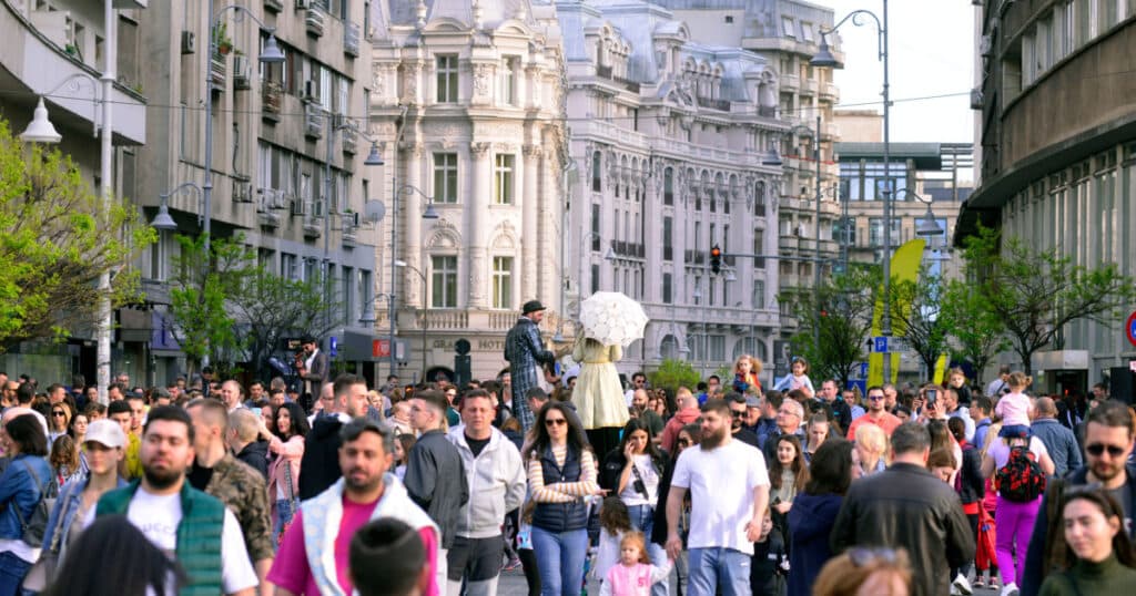 „Străzi Deschise” în București. Artă și distracție pentru comunitate. Acest weekend pe Calea Victoriei, în Cotroceni și în sectorul 3.