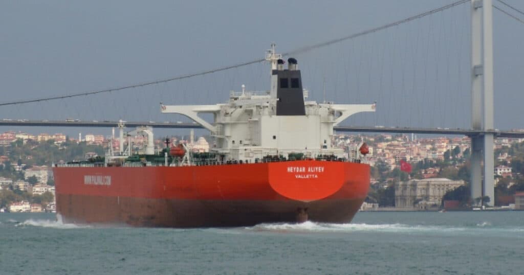 Un petrolier a intrat în coliziune cu alte două nave în apropierea Strâmtorii Ormuz. 24 de persoane au fost evacuate.