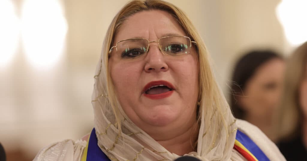 Un senator și cinci deputați demisionari din S.O.S România s-au alăturat PSD. Reacția furioasă a Dianei Șoșoacă: O execuție la comandă.