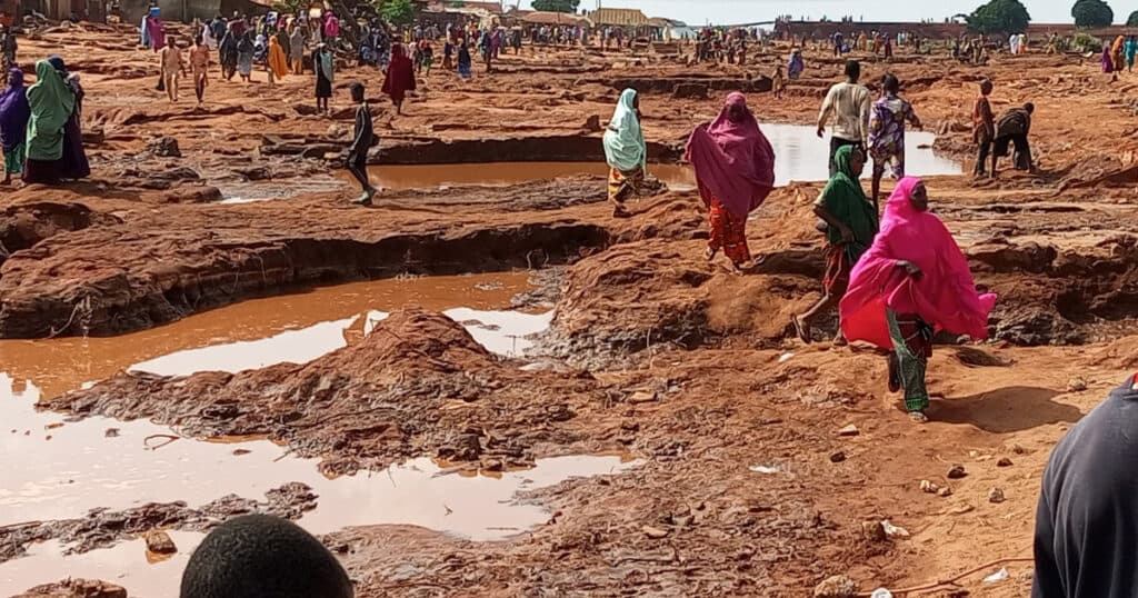 Inundații severe în Nigeria. Peste 200 de decese după ce apele au inundat comunități întregi.