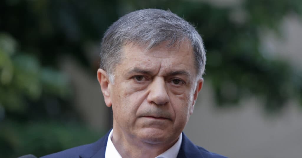 Ionuț Costea, cumnatul lui Mircea Geoană, condamnat pentru mită, a fost adus în țară și transportat de la Otopeni la Rahova.