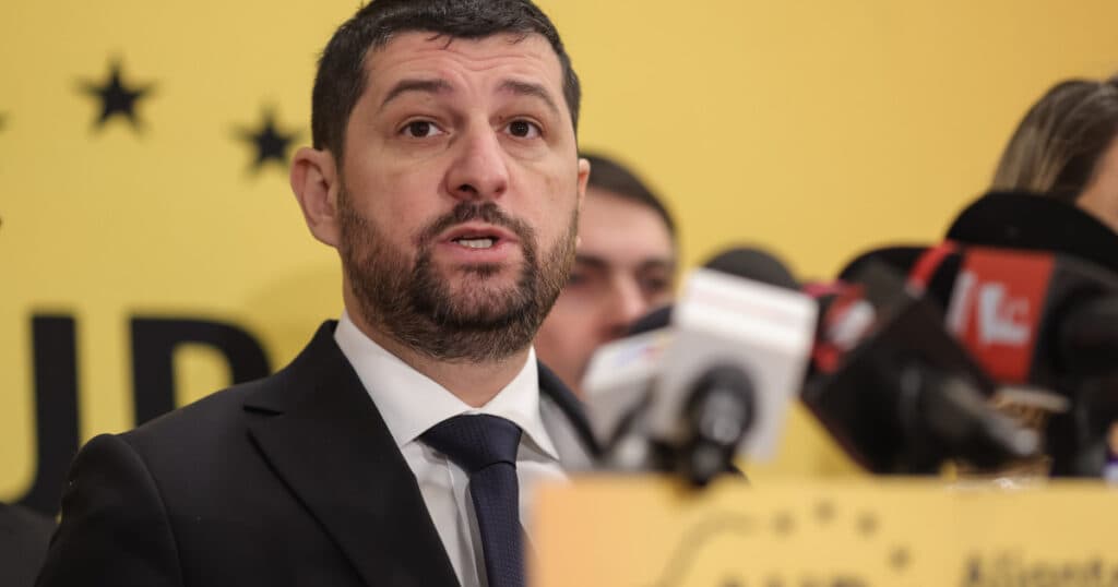 Liderul AUR Marius Lulea contestă afirmațiile lui Nicușor Dan referitoare la cheltuielile pentru apărare: „Probabil stă prost cu matematica”