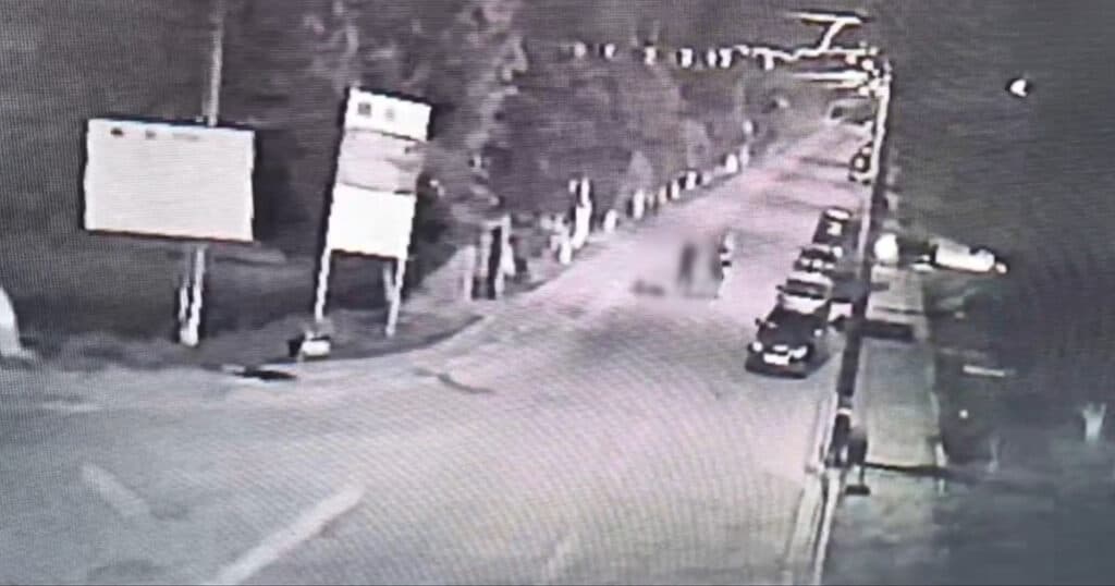 Momentul în care un tânăr de 20 de ani din Galați este ucis în bătaie în plină stradă. Doi agresori au fost arestați.