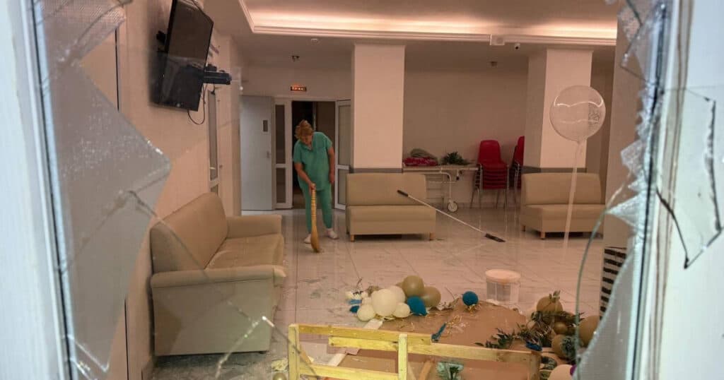Rușii au bombardat „masiv” Kievul și Odesa. O maternitate a fost ținta dronelor rusești.