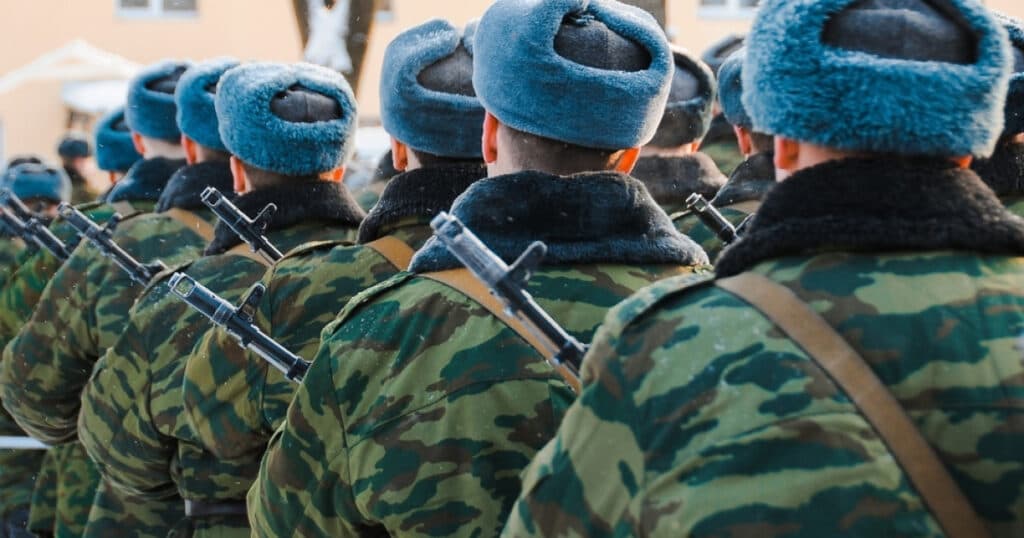 Vladimir Putin desfășoară trupe la granița cu Finlanda, la doi ani de la aderarea Helsinki la NATO.