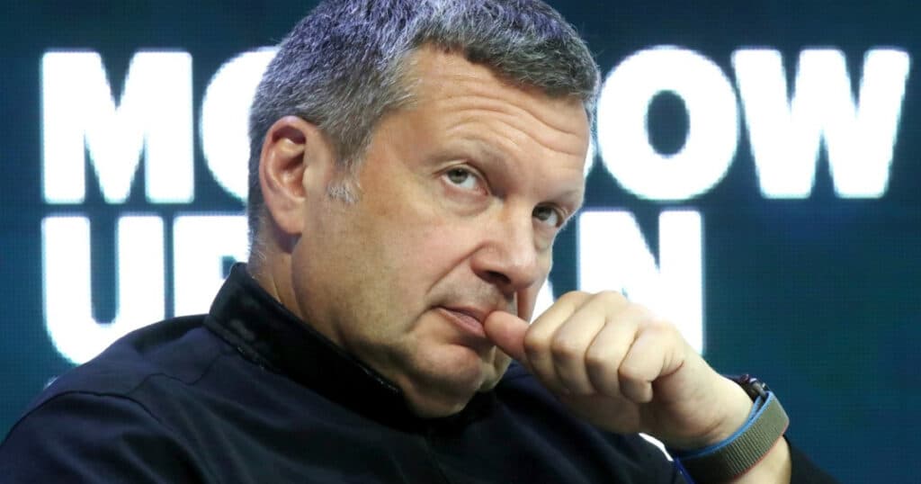 Vladimir Soloviov, propagandistul lui Putin, solicită bombardarea aerodromurilor din România utilizate de forțele ucrainene.