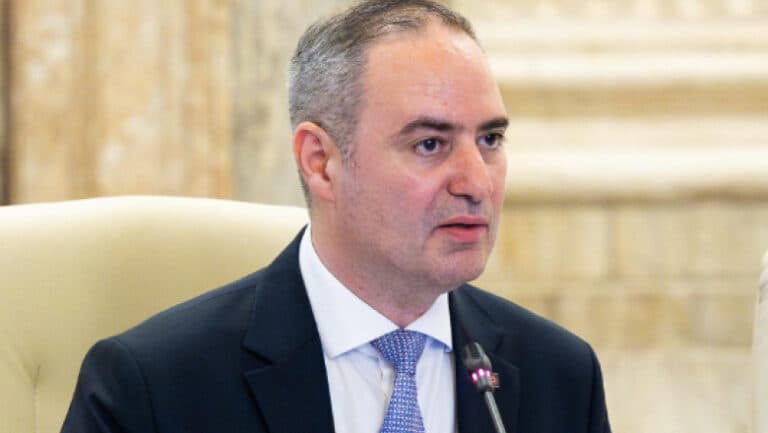 Alexandru Nazare: „În momentele de criză, politica economică nu mai are culoare.”