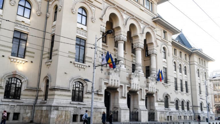 Bătălia pentru Primăria Capitalei: Negocieri între Dan și Bolojan pentru un candidat unit al Dreptei. Alegerile se apropie: USR în noiembrie, PSD amână decizia