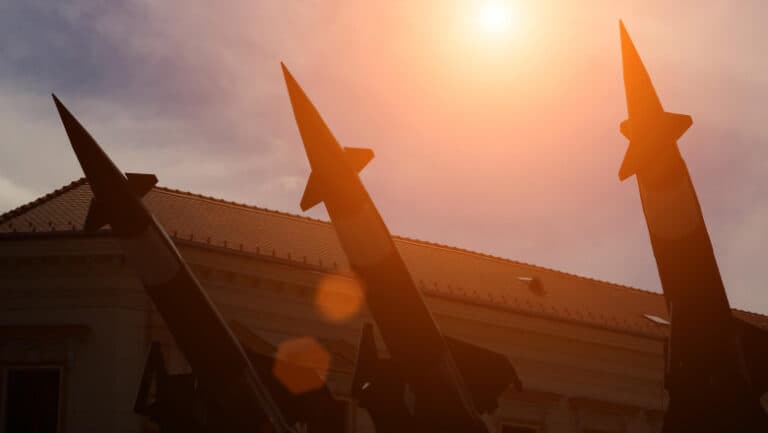 O privire detaliată asupra valorii de 1,4 trilioane de dolari a NATO: revitalizarea sistemelor de apărare aeriană, neglijate după încheierea Războiului Rece.