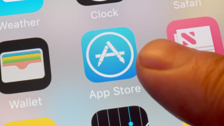 Apple contraatacă în fața amenzii record de 500 de milioane de euro impusă de Uniunea Europeană.