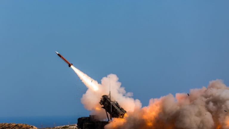 Armata americană își propune să achiziționeze de patru ori mai multe rachete Patriot decât estimase inițial.