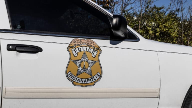 Sângeroasă tragedie în Indianapolis după sărbătoarea națională: o tânără și-a pierdut viața, iar șase persoane au fost rănite.