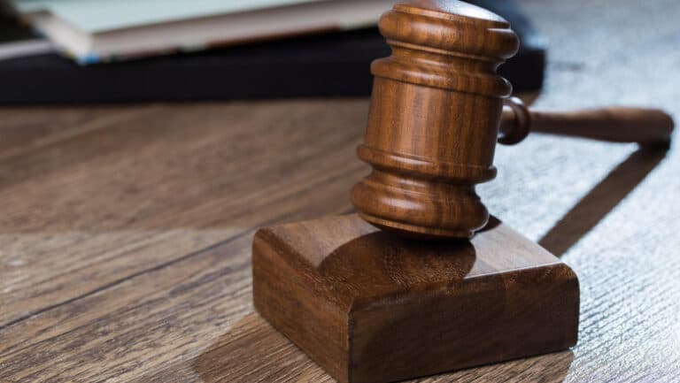 Avocat din Alba, încarcerat pentru înșelăciuni imobiliare de 12 milioane de euro, primește o pedeapsă de 5 ani și 9 luni.