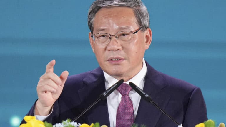 Beijingul sugerează crearea unei platforme internaționale pentru colaborarea în domeniul inteligenței artificiale, avertizând că aceasta ar putea deveni „un privilegiu restrâns”