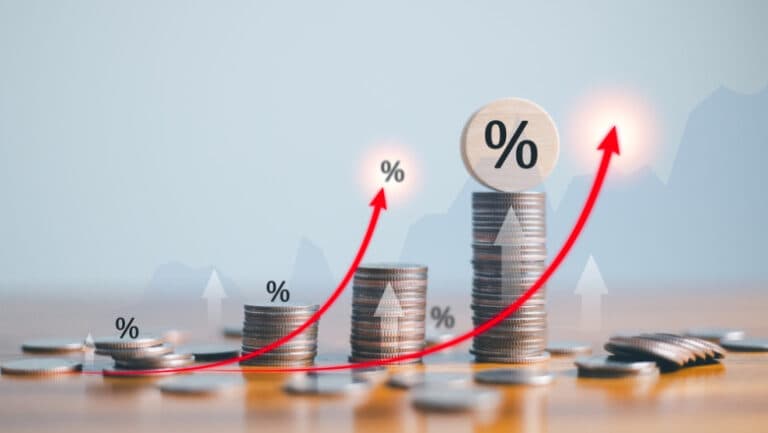 Bolojan anunță: TVA-ul urcă de la 19% la 21%. Ce bunuri se mențin la cota redusă de 11% și de când se aplică noua reglementare?