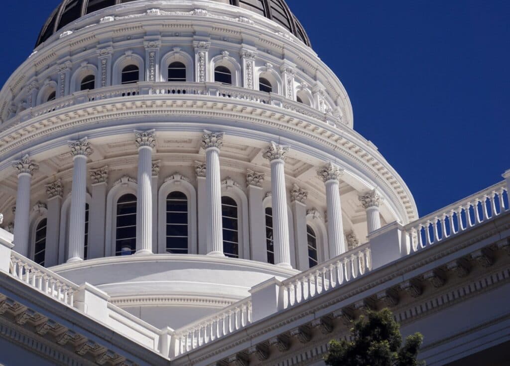 Politicianul din California care a inițiat SB 1047 relansează inițiativa pentru rapoarte de siguranță în domeniul inteligenței artificiale.