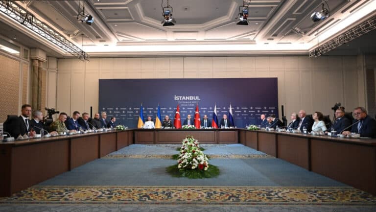 Rezultatele discuțiilor de la Istanbul între Rusia și Ucraina: propuneri și acorduri esențiale.
