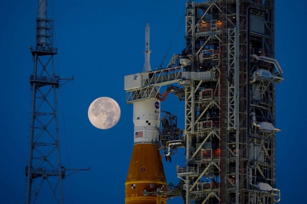 Congresul a aprobat planul NASA pentru Lună, contestat de Musk și Isaacman.