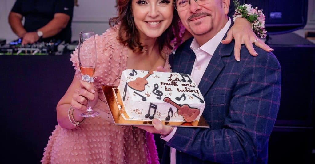 Povestea de dragoste dintre Nico și Laurențiu Matei: Secretul unei căsnicii de peste 25 de ani, dezvăluit prin pași mărunți.