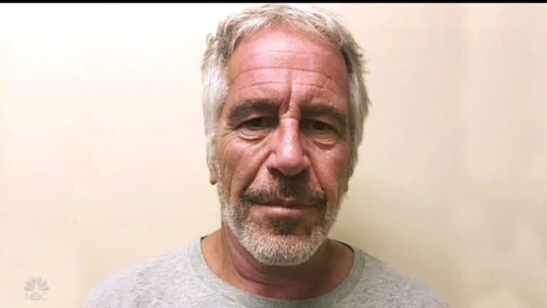 Conflicte între reprezentanții Departamentului Justiției și FBI în legătură cu investigația cazului Epstein.
