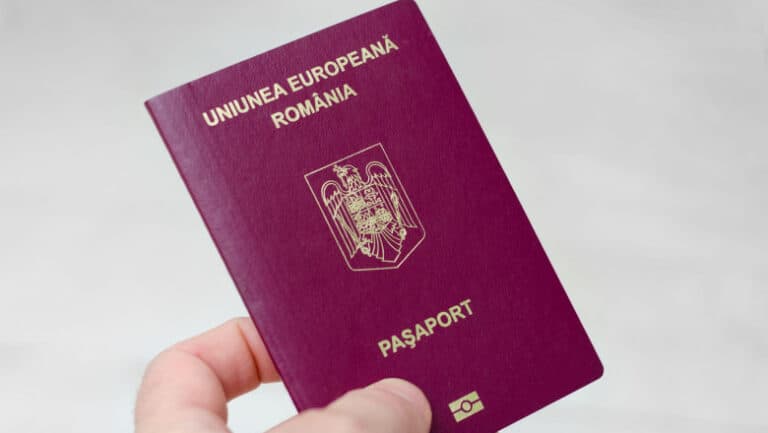 Doi angajați publici au fost reținuți, iar alții doi sunt sub supraveghere judiciară în cazul documentelor false pentru cetățenii din Rusia, Ucraina și Republica Moldova.