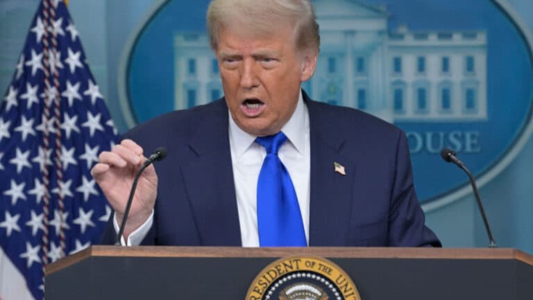 Donald Trump declară introducerea unor taxe vamale de 25% pentru Japonia și Coreea de Sud, începând cu 1 august.