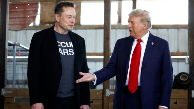 Donald Trump declară că susține afacerile lui Elon Musk: „Vreau să aibă succes.” SpaceX se confruntă cu pierderi potențiale de contracte importante