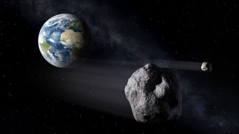 „Privește spre cer: NASA se străduiește să implementeze strategia de apărare a Pământului.”