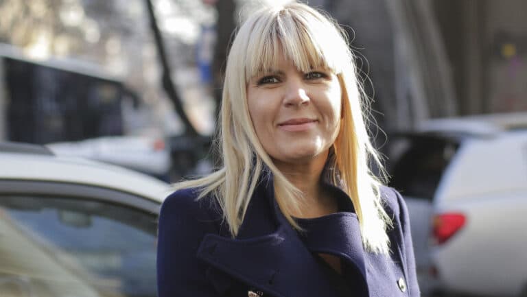 Elena Udrea așteaptă astăzi verdictul privind eliberarea condiționată, hotărârea urmând să fie pronunțată de Judecătoria Ploiești.